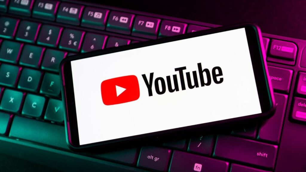 YouTube Revives DMs with New Features for Users
