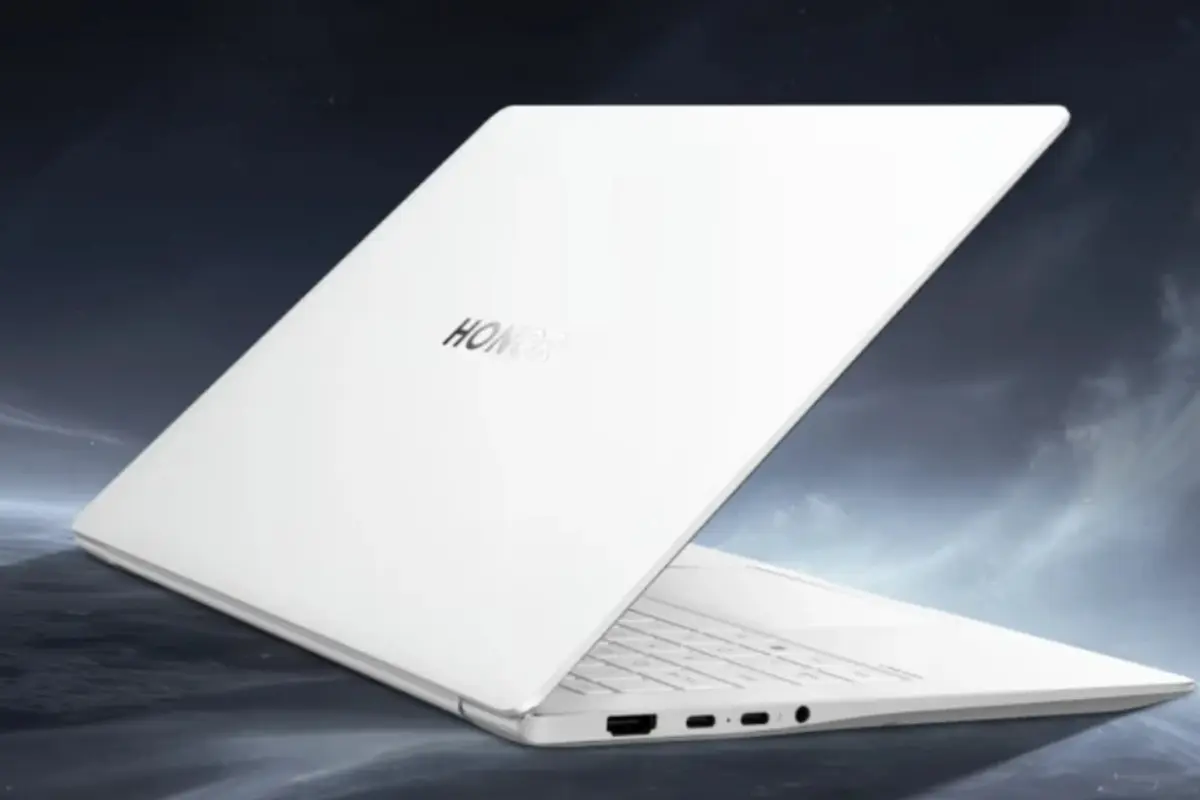 Honor Debuts 120Hz Laptops with Intel Panther Lake